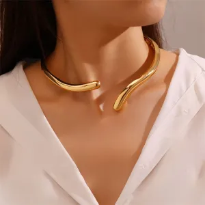 Modern Gold Open Choker Necklace – Abstract Metal Collar for Women